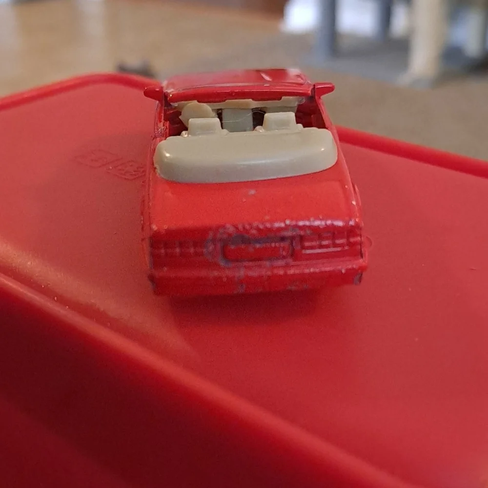 Vintage Candy 🍎 Apple Red Ford Convertible Mustang. - Picture 3 of 5